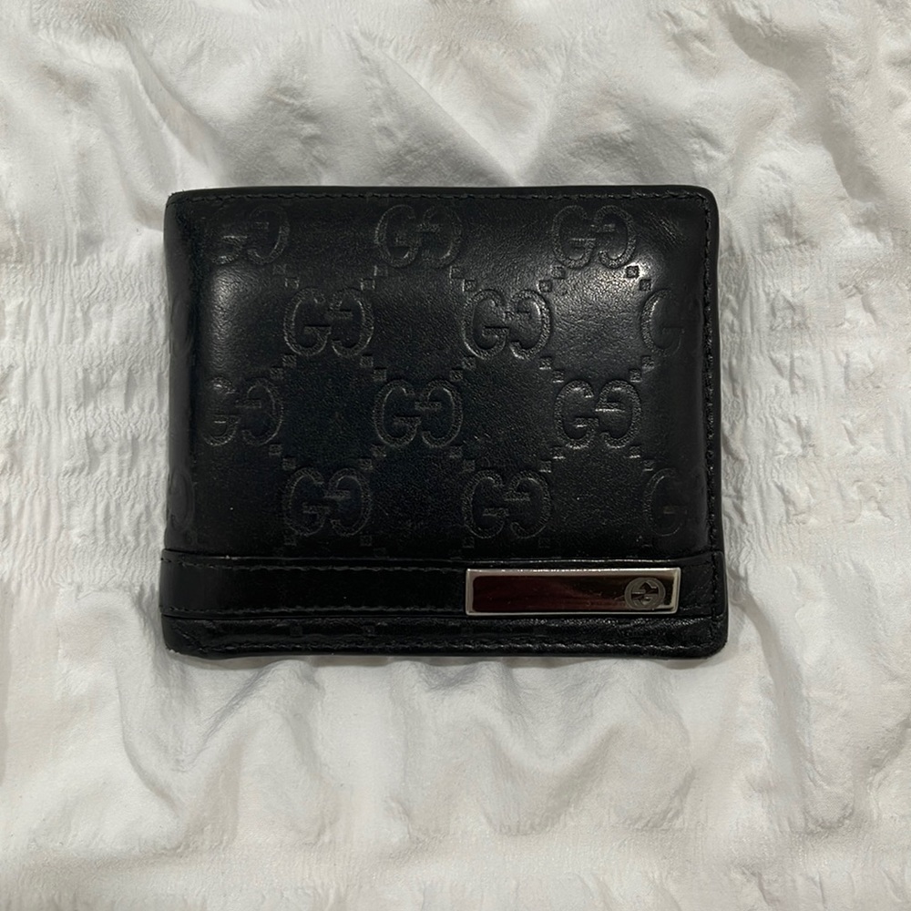 Black Gucci wallet